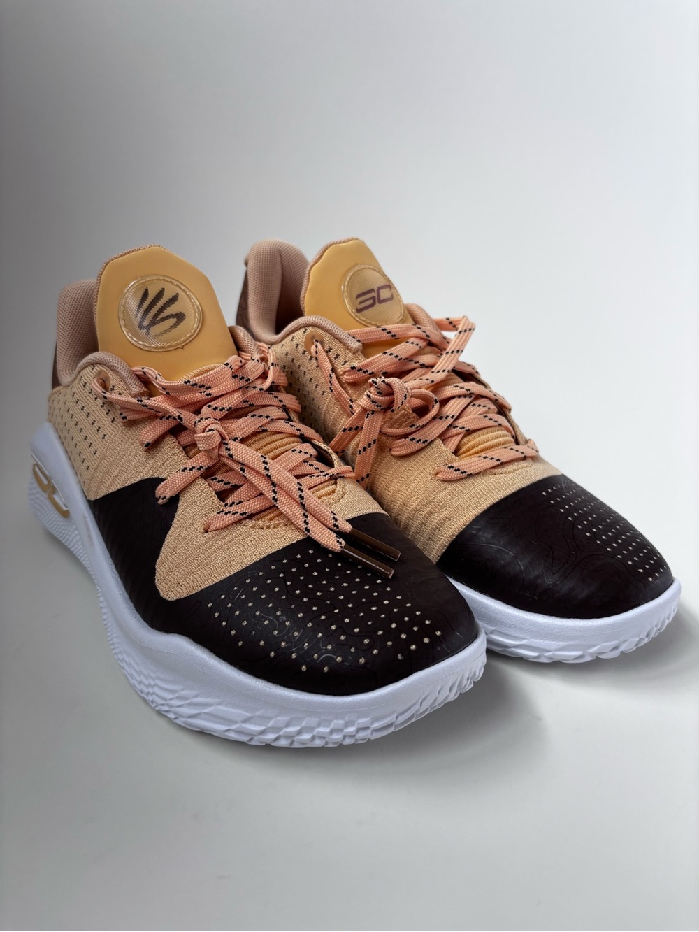 UA Curry 4 Low FloTro Curry Camp Tan Brown Mens/Boys Size 7 3026621-700
